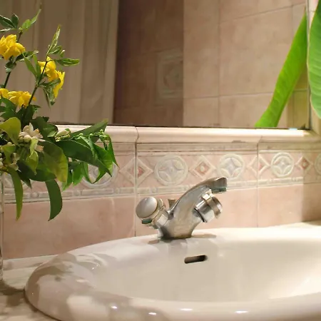 Royal 2* Rhodes City